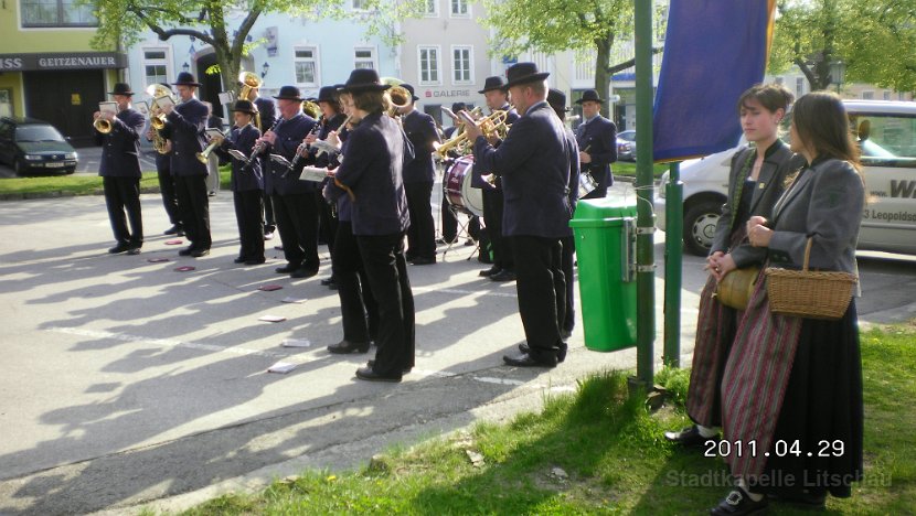 2011_04_29 Maibaumaufstellen in Litschau (10)